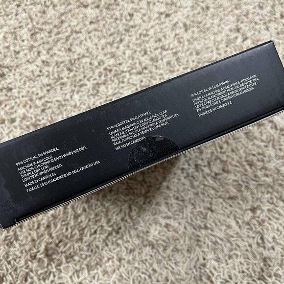 Banana Republic Men's V-Neck Tee T-Shirt White 3-Pack, Size Medium (New) - Picture 6 of 7